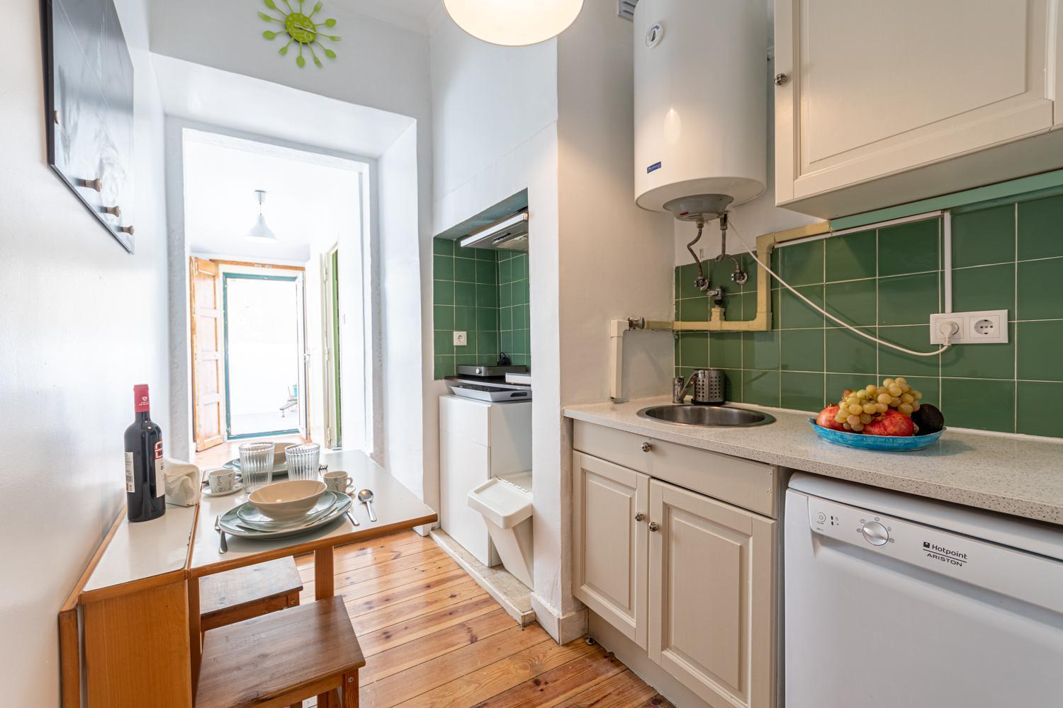 Spacious Apartment With Terrace At Graca Lissabon Buitenkant foto