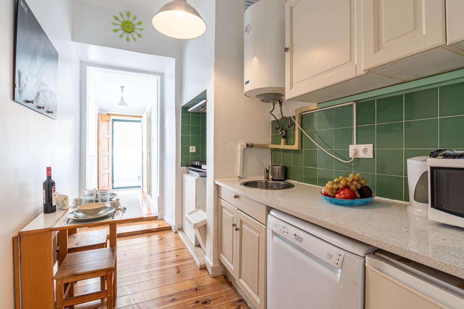 Spacious Apartment With Terrace At Graca Lissabon Buitenkant foto